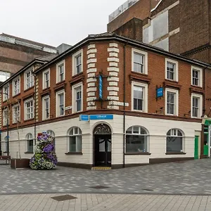 Citi London Luton מלון